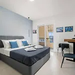 Porta Apt. - 2 Bedroom Penthouse + Free Parking!