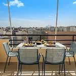 Porta Apt. - 2 Bedroom Penthouse + Free Parking!