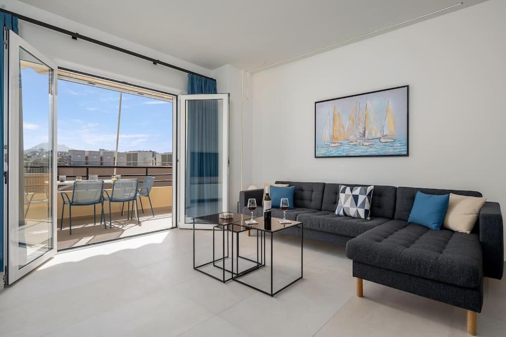 Porta Apt. - 2 Bedroom Penthouse + Free Parking! Appartement *