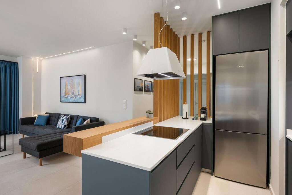 Porta Apt. - 2 Bedroom Penthouse + Free Parking! *