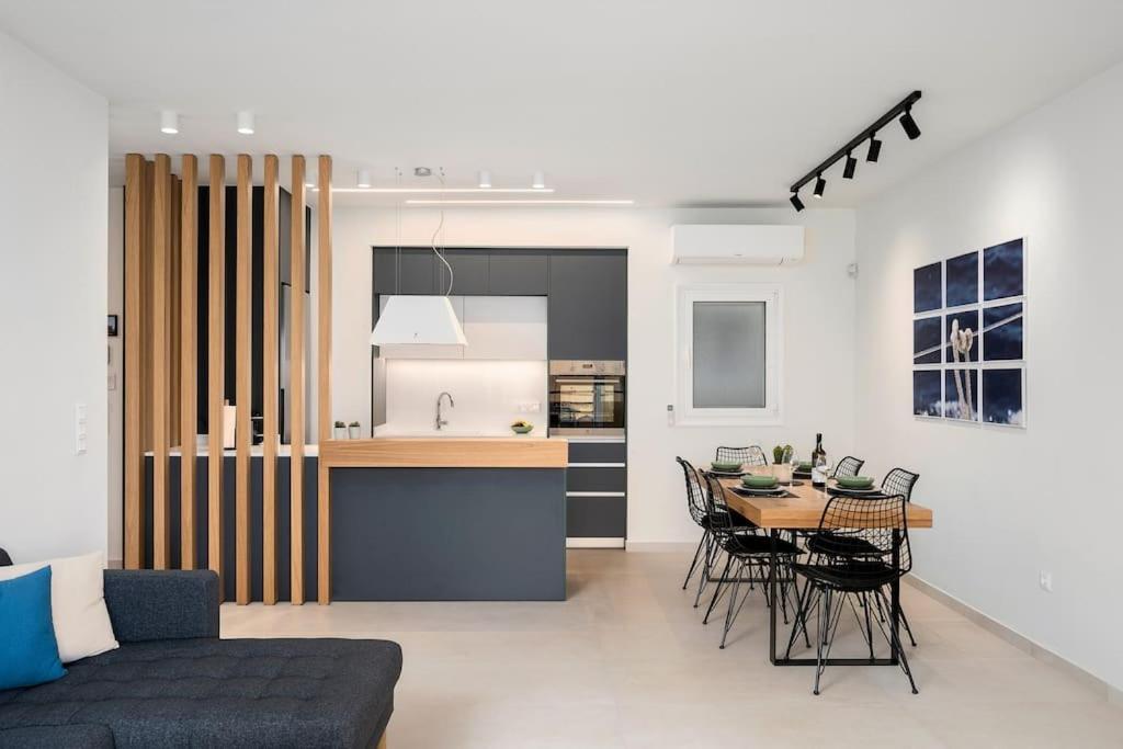 Porta Apt. - 2 Bedroom Penthouse + Free Parking! Apartment *